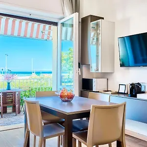Appartamento Con Terrazza Vista Mare, Riccione